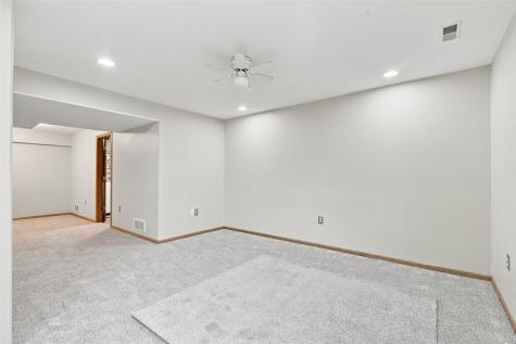 733 Broderick Drive NE Cedar Rapids IA 52402