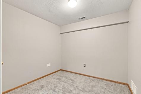 733 Broderick Drive NE Cedar Rapids IA 52402