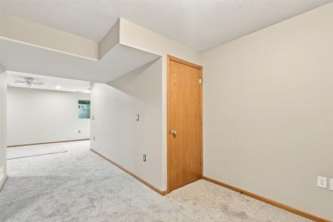 733 Broderick Drive NE Cedar Rapids IA 52402