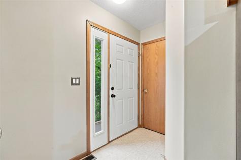 733 Broderick Drive NE Cedar Rapids IA 52402