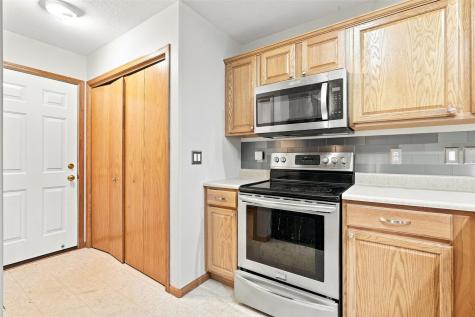733 Broderick Drive NE Cedar Rapids IA 52402