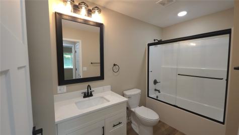 1409 13th Avenue Belle Plaine IA 52208