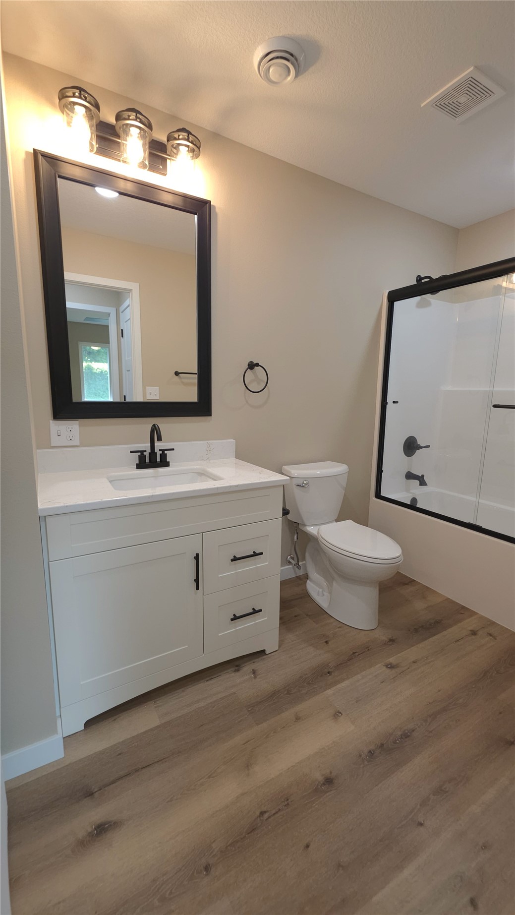 1409 13th Avenue Belle Plaine IA 52208