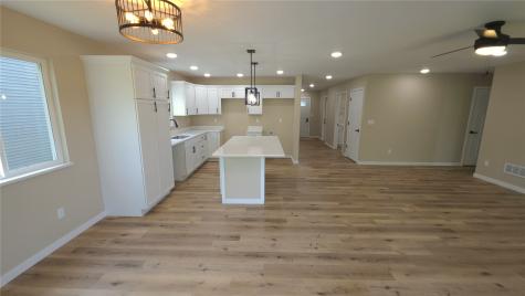 1409 13th Avenue Belle Plaine IA 52208