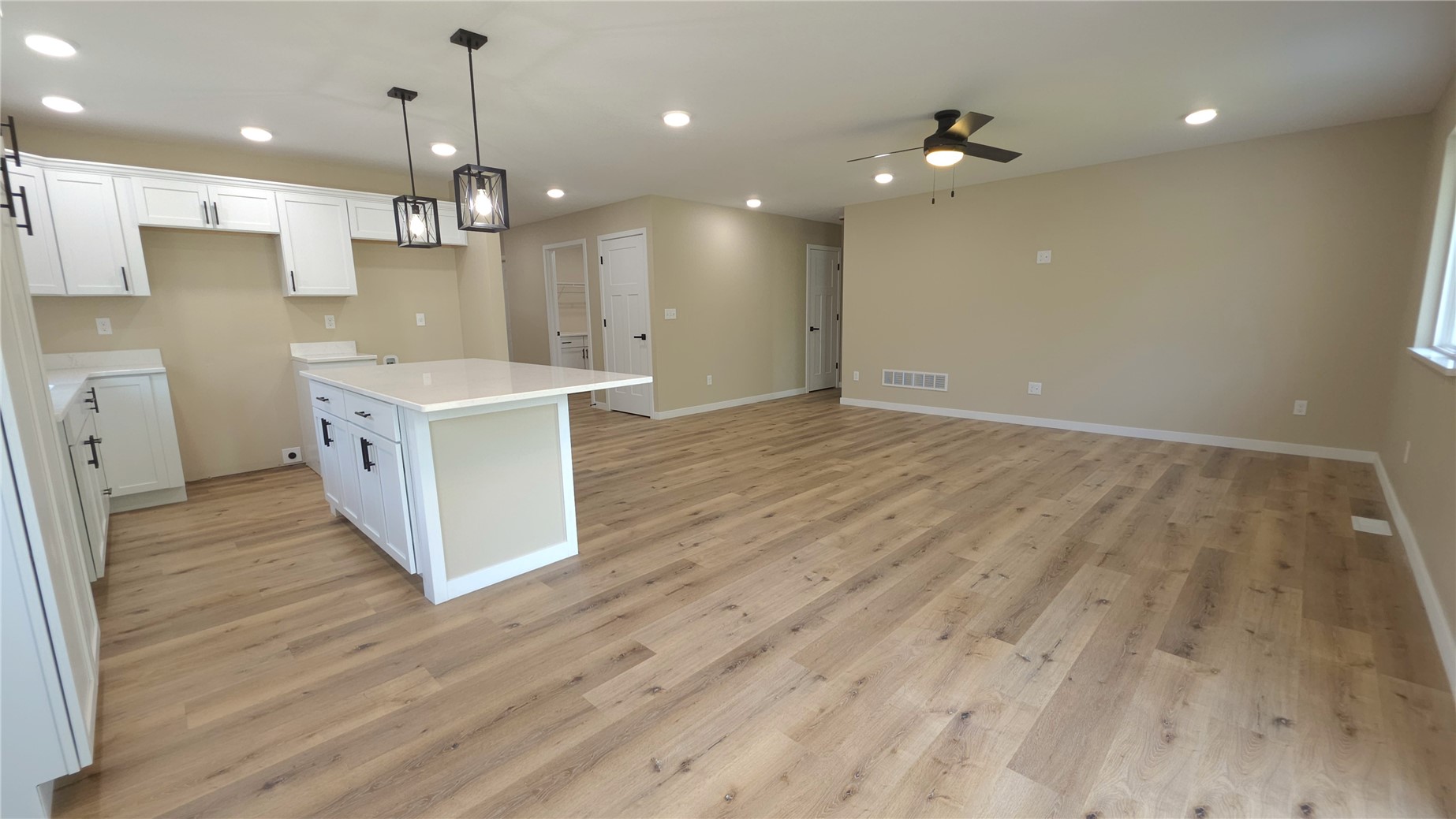 1409 13th Avenue Belle Plaine IA 52208