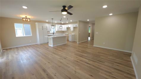 1409 13th Avenue Belle Plaine IA 52208