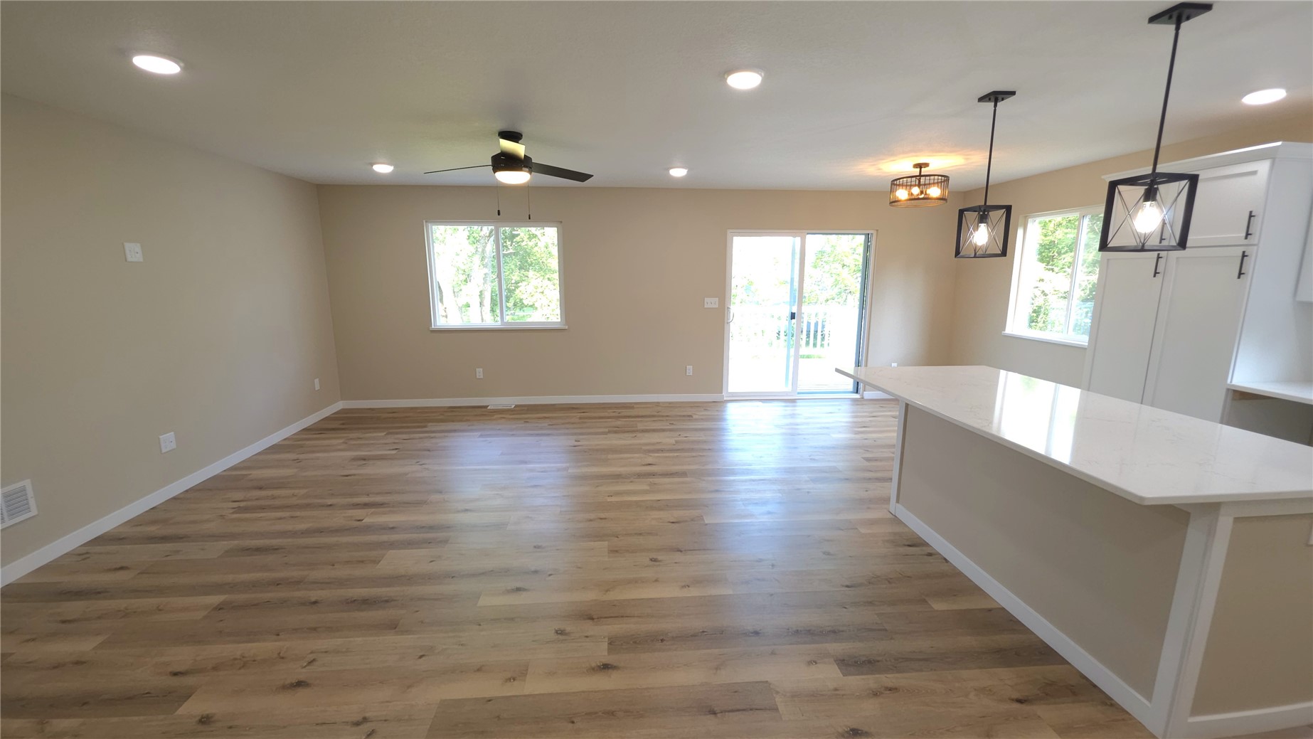 1409 13th Avenue Belle Plaine IA 52208