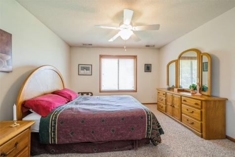 3516 Stoneview Circle Cedar Rapids IA 52404