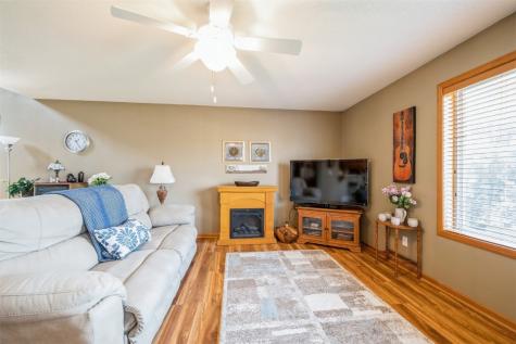 3516 Stoneview Circle Cedar Rapids IA 52404