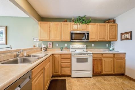 3516 Stoneview Circle Cedar Rapids IA 52404