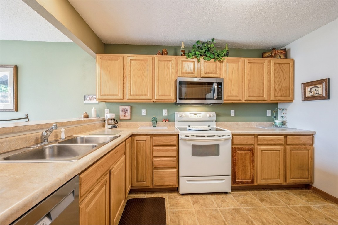 3516 Stoneview Circle Cedar Rapids IA 52404