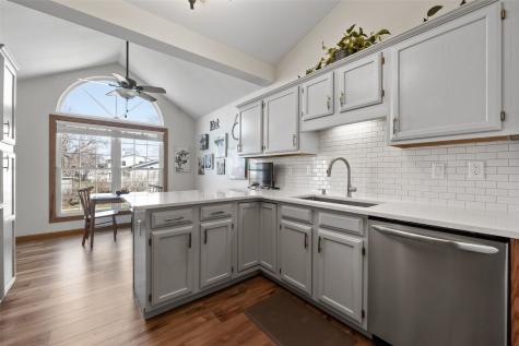 4285 Westchester Drive NE Cedar Rapids IA 52402