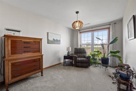 4285 Westchester Drive NE Cedar Rapids IA 52402