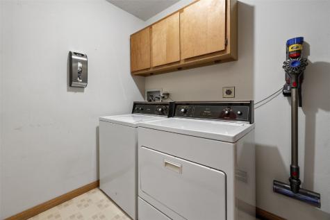 4285 Westchester Drive NE Cedar Rapids IA 52402