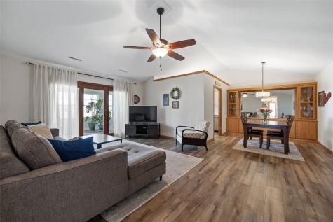 4285 Westchester Drive NE Cedar Rapids IA 52402