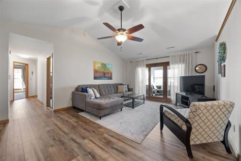 4285 Westchester Drive NE Cedar Rapids IA 52402