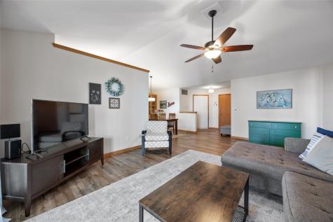 4285 Westchester Drive NE Cedar Rapids IA 52402