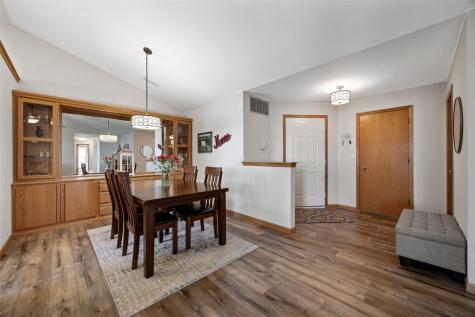 4285 Westchester Drive NE Cedar Rapids IA 52402