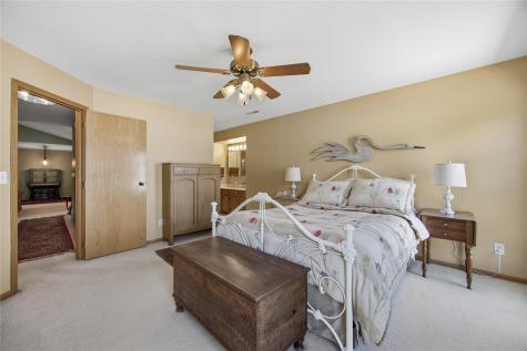 4325 Westchester Drive NE Cedar Rapids IA 52402