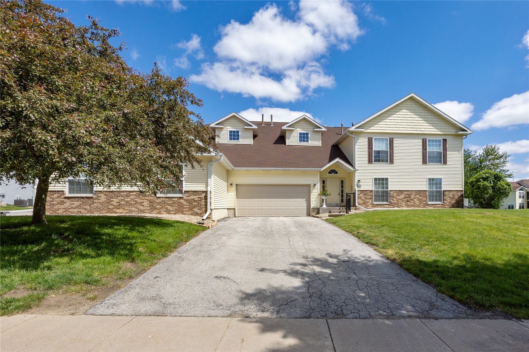4325 Westchester Drive NE Cedar Rapids IA 52402