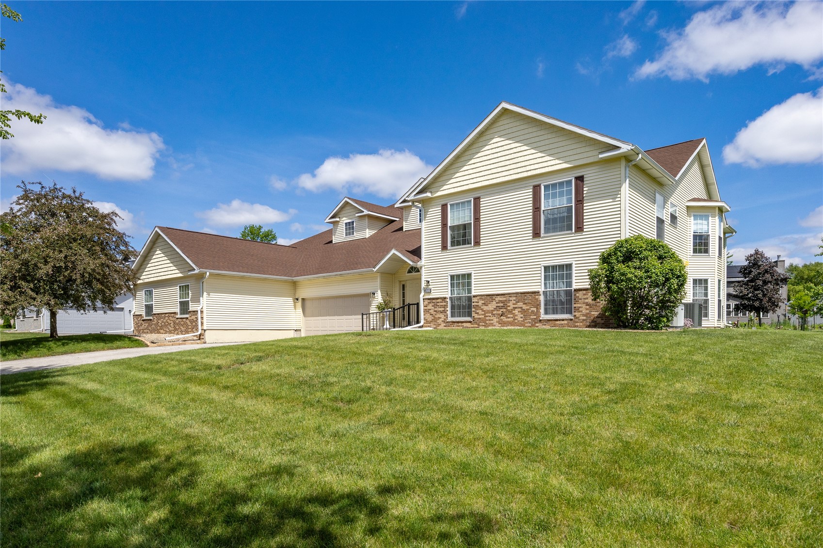 4325 Westchester Drive NE Cedar Rapids IA 52402