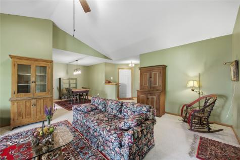 4325 Westchester Drive NE Cedar Rapids IA 52402