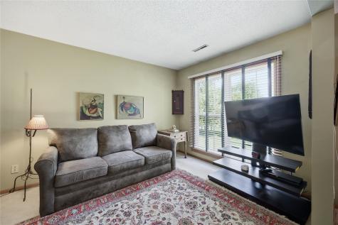 4325 Westchester Drive NE Cedar Rapids IA 52402