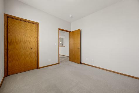 1333 Tower Lane NE Cedar Rapids IA 52402