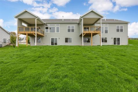 827 Tumble Grass Court SE Cedar Rapids IA 52403