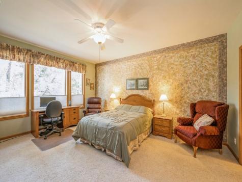 1528 Bilgarie Court NE Cedar Rapids IA 52402