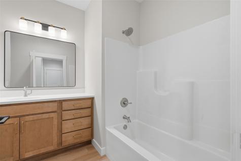 325 Dutch Drive Robins IA 52328