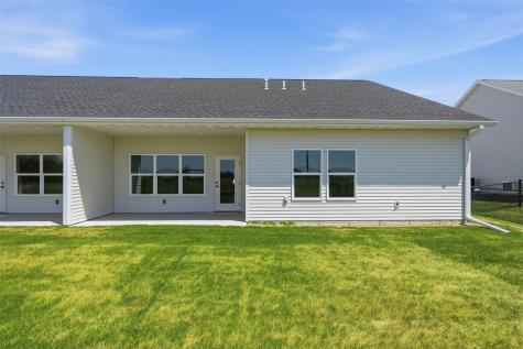 325 Dutch Drive Robins IA 52328