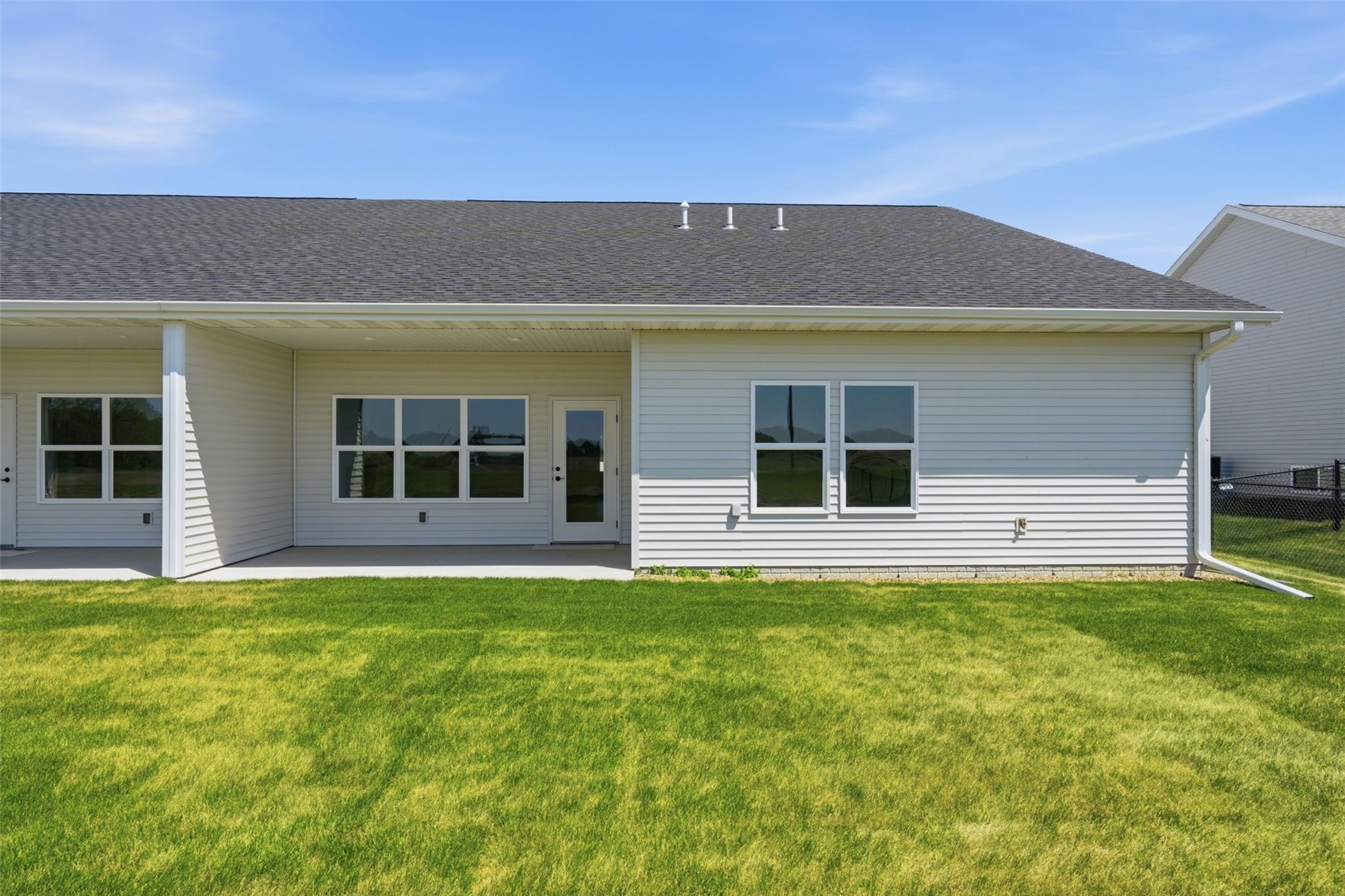 325 Dutch Drive Robins IA 52328