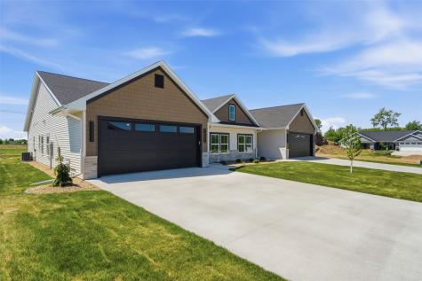 325 Dutch Drive Robins IA 52328
