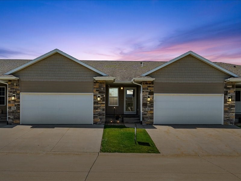 550 Meadow Oak Circle Fairfax IA 52228