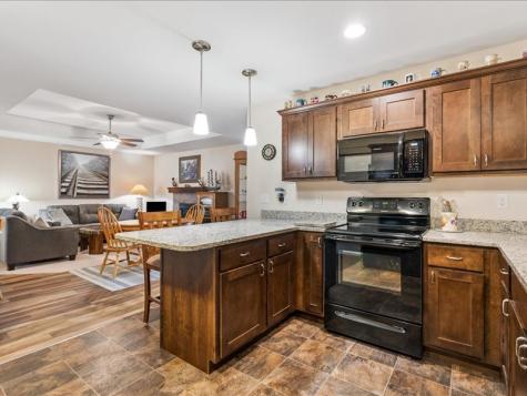 550 Meadow Oak Circle Fairfax IA 52228