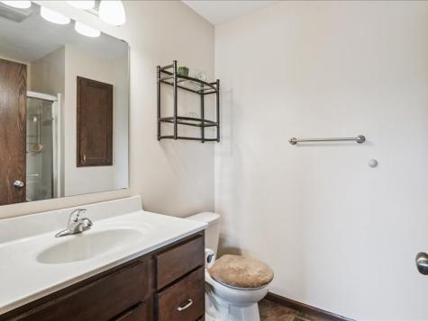 550 Meadow Oak Circle Fairfax IA 52228