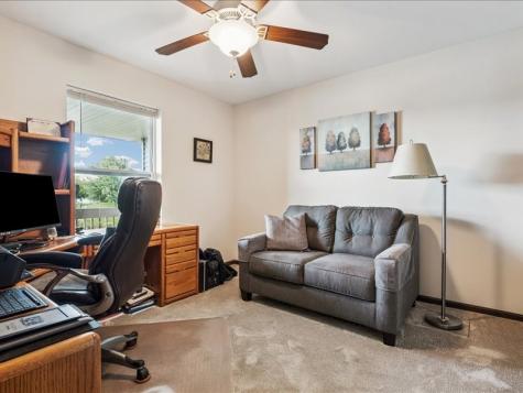 550 Meadow Oak Circle Fairfax IA 52228