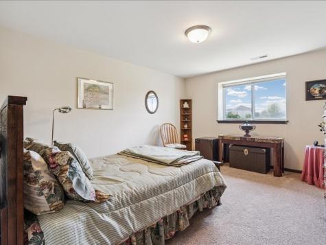 550 Meadow Oak Circle Fairfax IA 52228