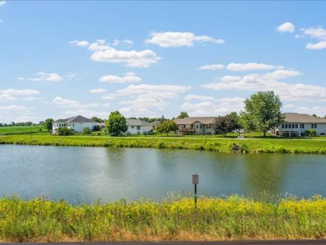 550 Meadow Oak Circle Fairfax IA 52228