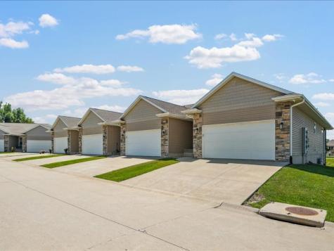 550 Meadow Oak Circle Fairfax IA 52228