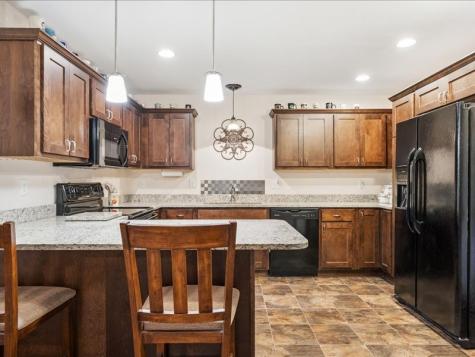 550 Meadow Oak Circle Fairfax IA 52228