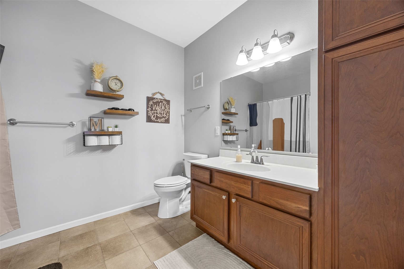 1092 Walnut Avenue Riverside IA 52327