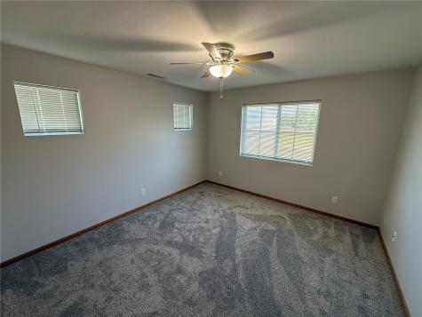 6615 Creekside Drive NE Cedar Rapids IA 52402