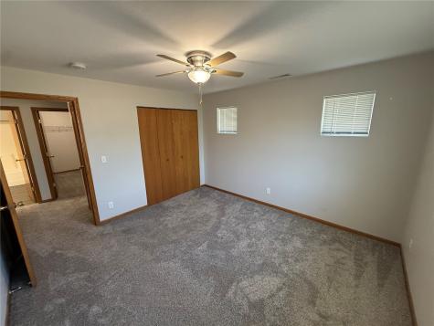 6615 Creekside Drive NE Cedar Rapids IA 52402