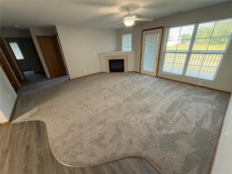 6615 Creekside Drive NE Cedar Rapids IA 52402