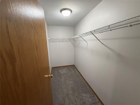 6615 Creekside Drive NE Cedar Rapids IA 52402