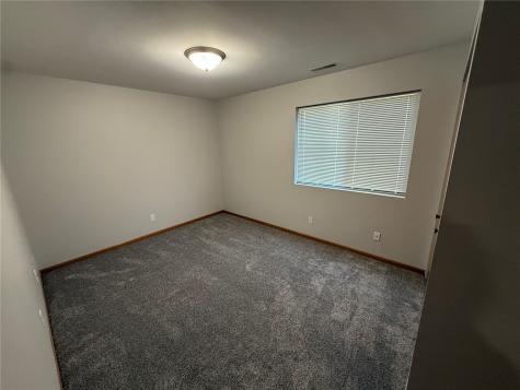 6615 Creekside Drive NE Cedar Rapids IA 52402