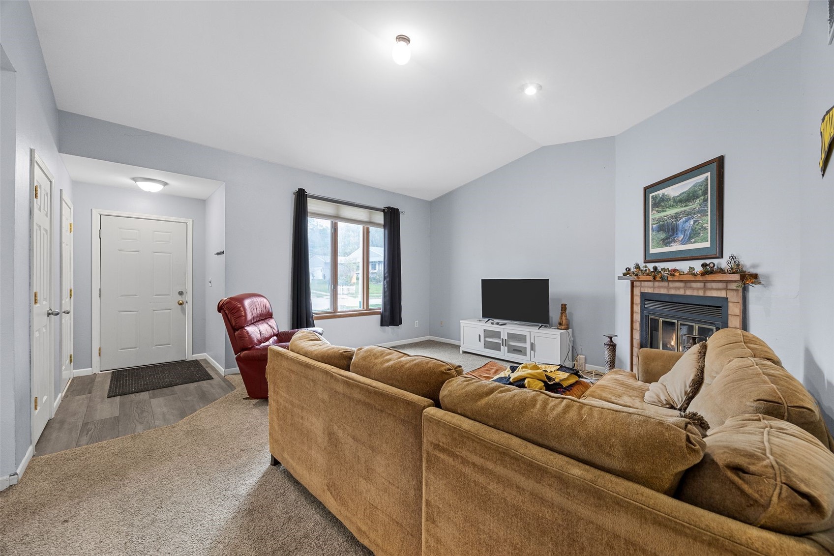 2264 Plaen View Drive Iowa City IA 52246