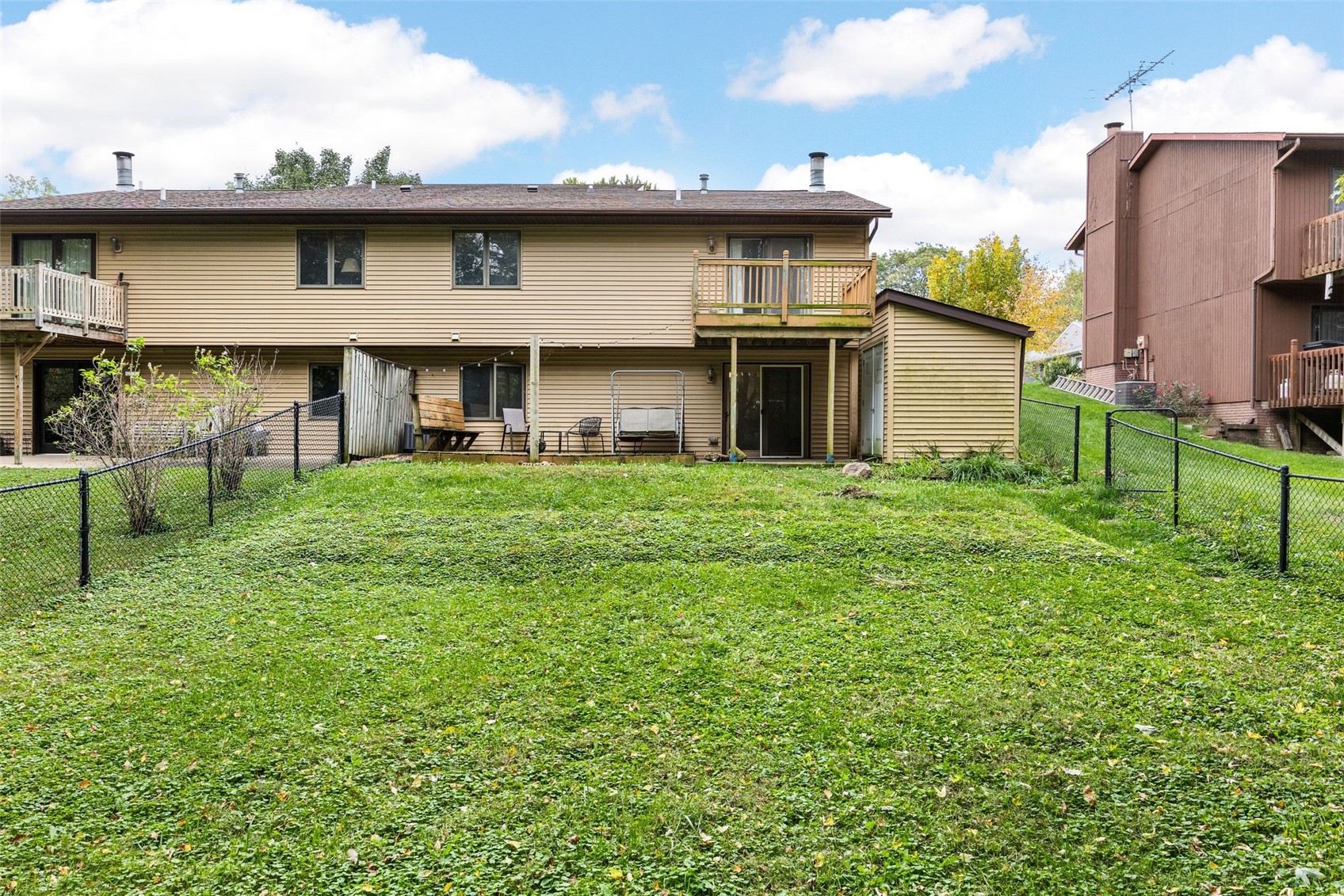 2264 Plaen View Drive Iowa City IA 52246
